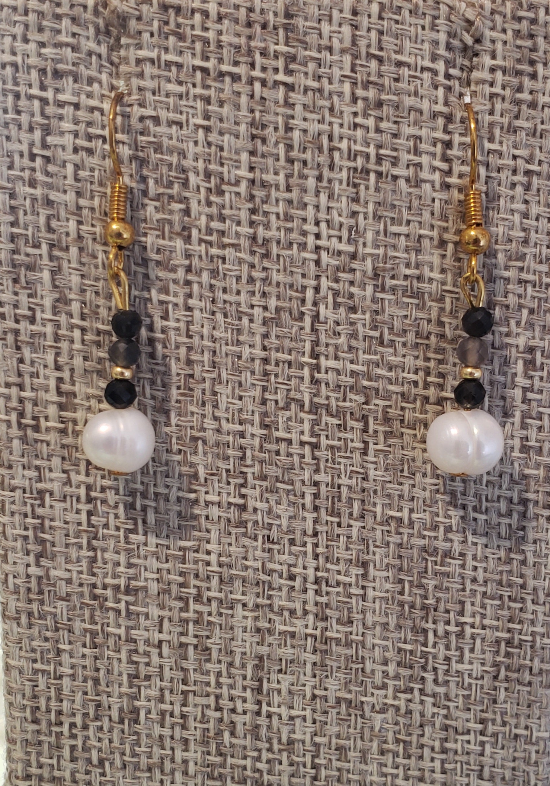 Dangle Earring Onyx Gemstone and Fresh Water Pearls gold filled