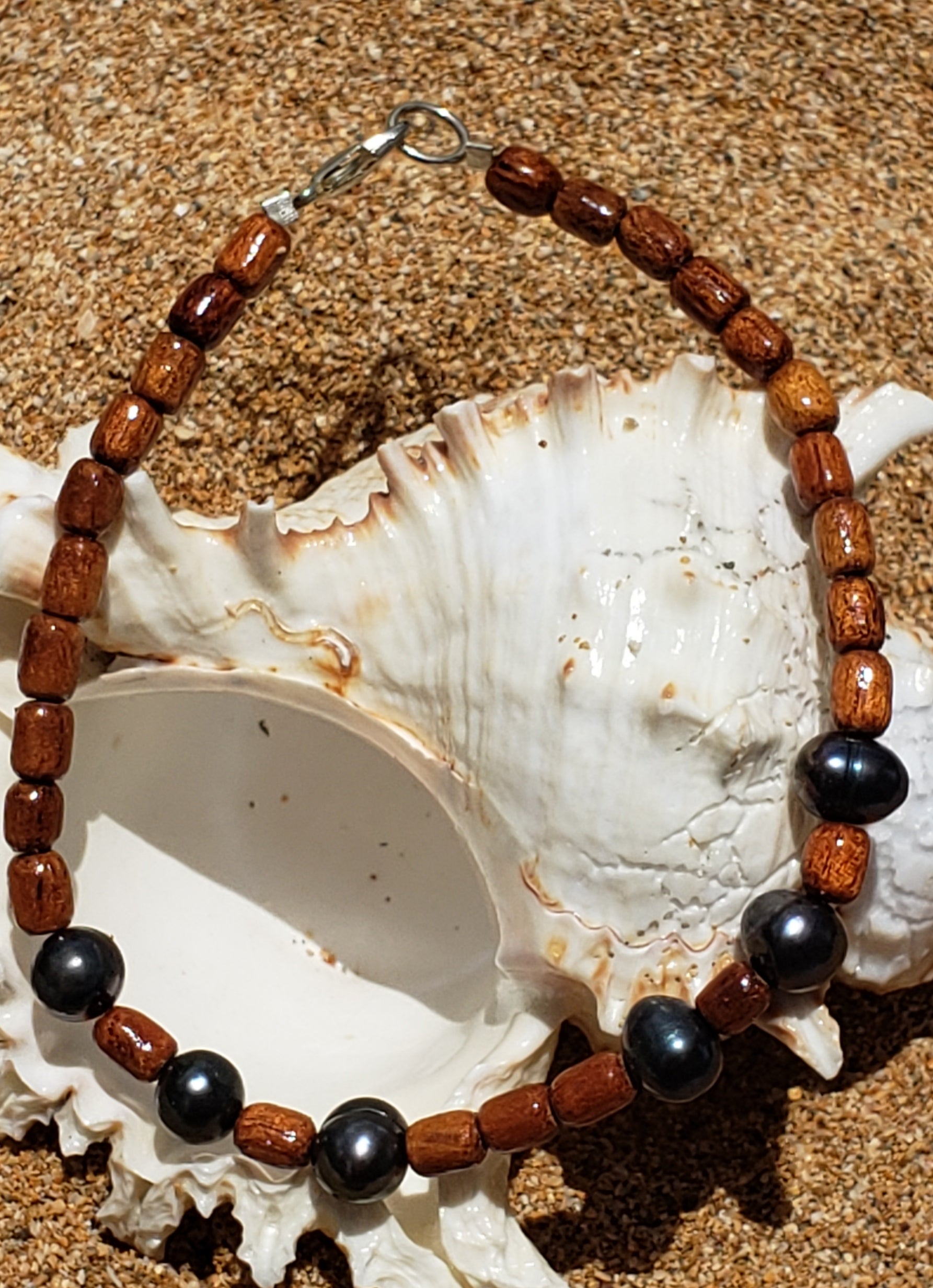 Koa Wood & Dark Fresh Water Pearl Bracelet